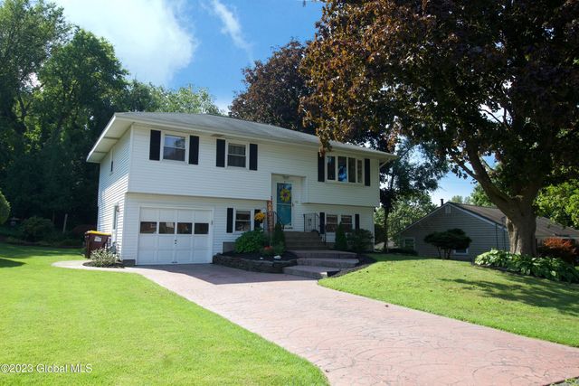 22 College View Drive, Albany, NY 12211