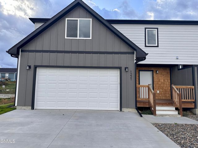 1221 9th St   SW, Watford City, ND 58854