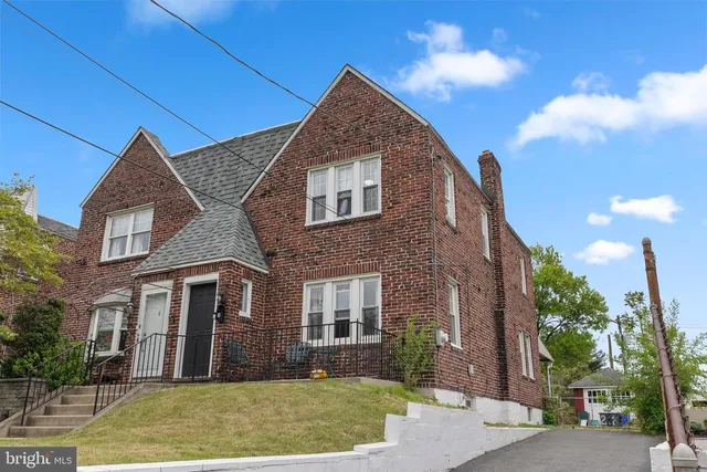 2 Hendrickson Ave, Bellmawr, NJ 08031