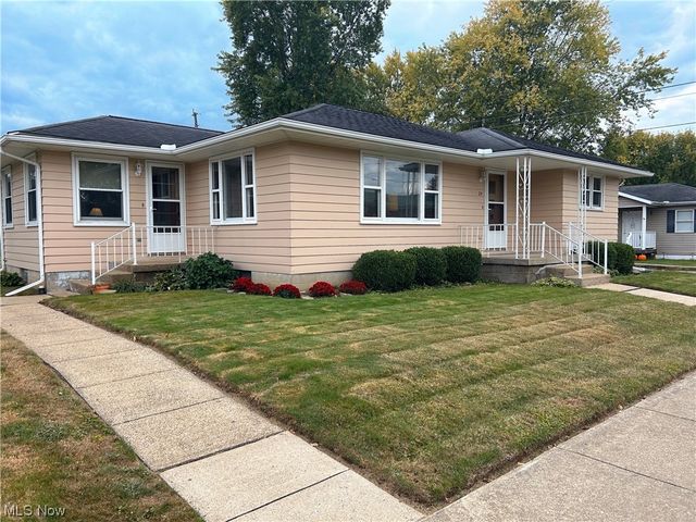 24 W  9th St, Dresden, OH 43821