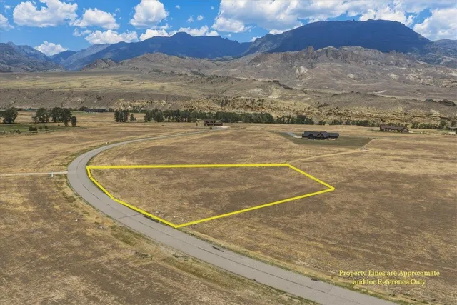 129 Stillwater Dr #35, Cody, WY 82414