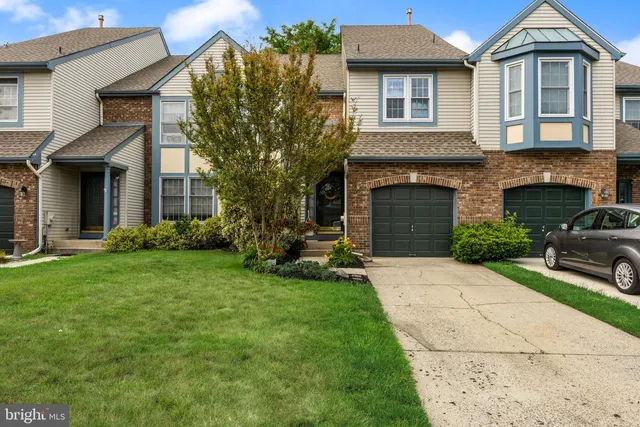 7 Corkery Ln, Medford, NJ 08055