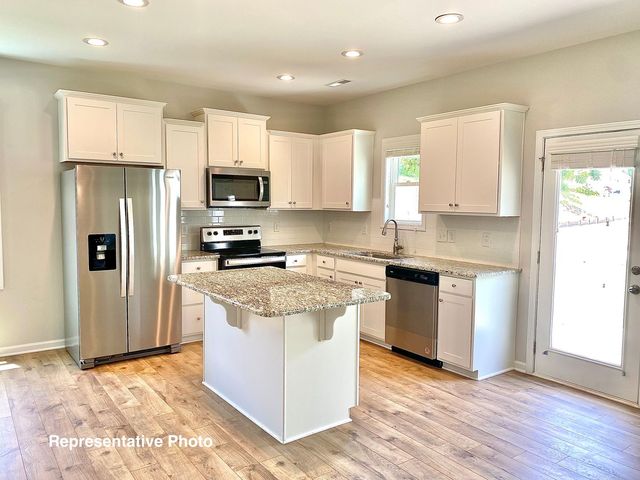 178 Shagbark Ln, Zebulon, NC 27597