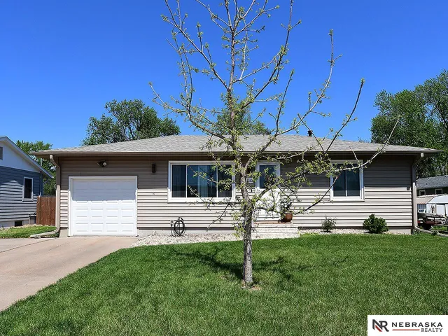 1510 W  9th St, Fremont, NE 68025