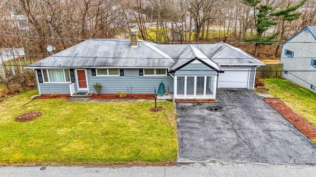 72 Perry Ave, Somerset, MA 02726