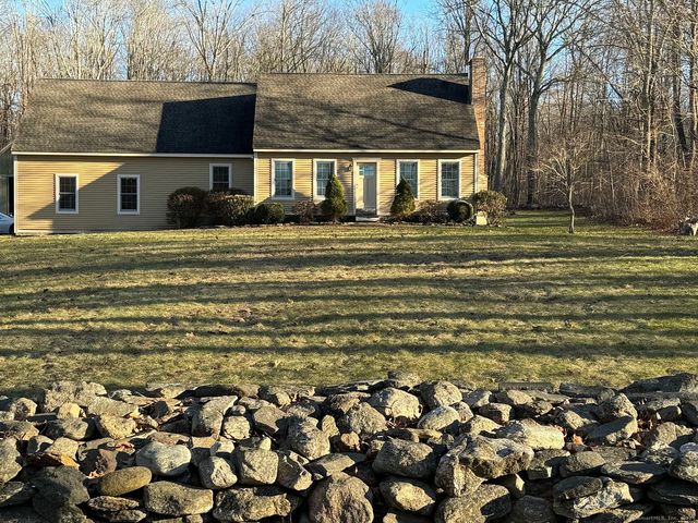 40 Clubhouse Rd, Lebanon, CT 06249