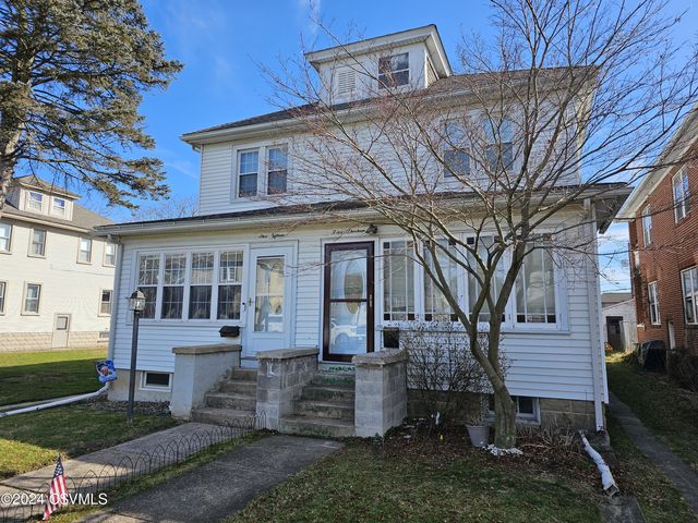 513 8th St, Selinsgrove, PA 17870