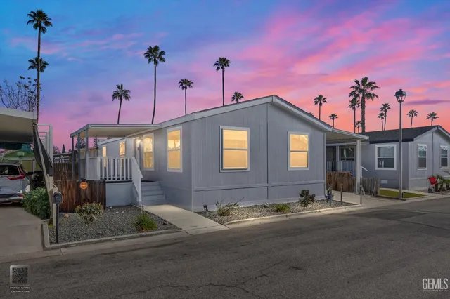 256 Mary Kay Ln, Bakersfield, CA 93308