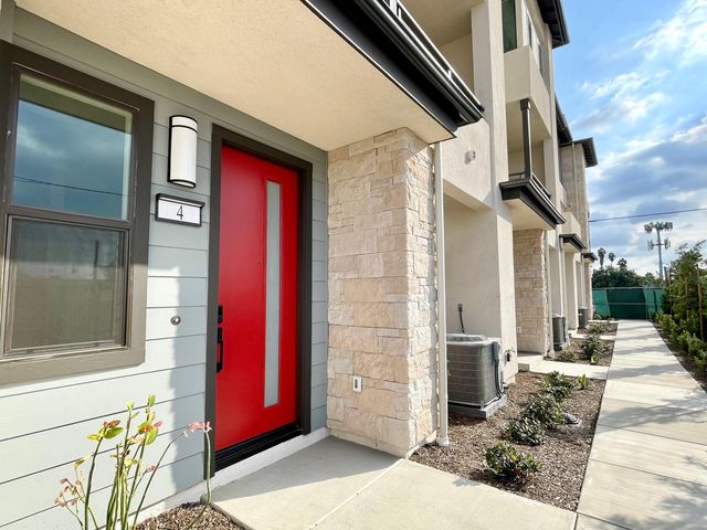 2961 W  Lincoln Ave #4, Anaheim, CA 92801