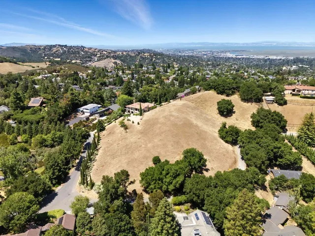 W  California Way, Woodside, CA 94062