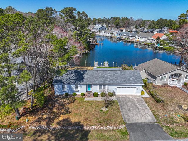 60 Clubhouse Dr, Ocean Pines, MD 21811