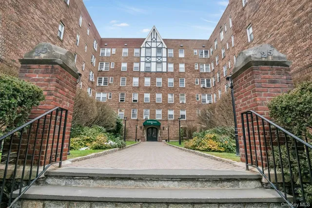 25 Parkview Avenue #1H, Bronxville, NY 10708