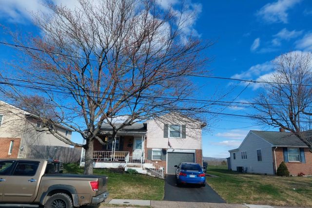 977 Von Steuben Dr, Stowe, PA 19464