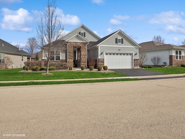2940 Chevy Chase Ln, Naperville, IL 60564