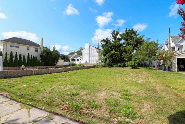 118 N  Lancaster Ave, Margate, NJ 08402