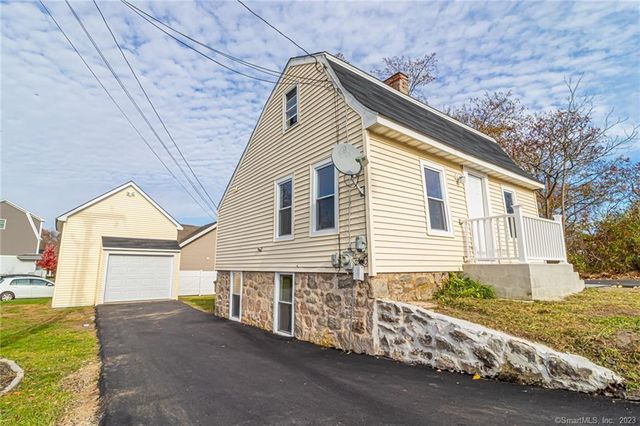 12 Fort Hill Rd, Groton, CT 06340