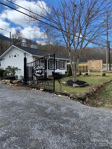 1915 Soco Rd, Maggie Valley, NC 28751