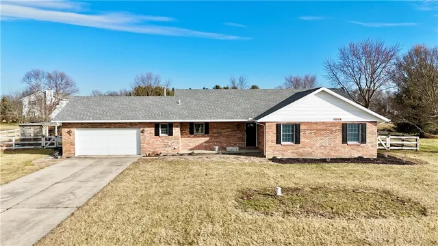 3460 Hanson Rd, Springfield, OH 45504