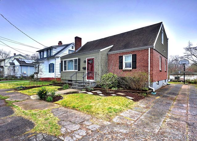 98 Marshall St, West Haven, CT 06516
