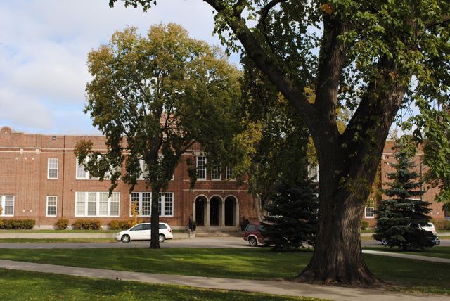 601 4th St, Brookings, SD 57006