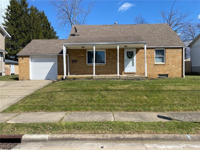 522 Woodland Ave SW, North Canton, OH 44720