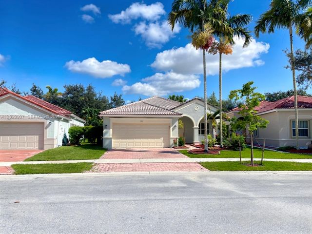 953 Tanglewood Cir, Fort Lauderdale, FL 33327