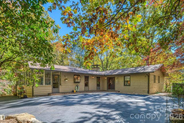 1955 Connestee Trl, Brevard, NC 28712