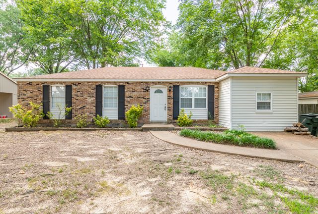 2248 Colonial Hills Dr, Southaven, MS 38671