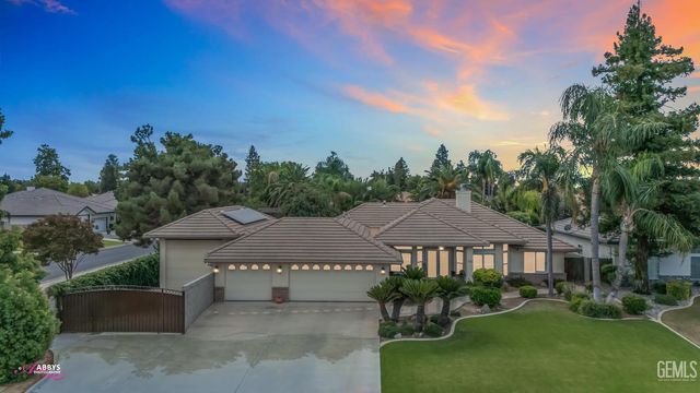 6105 Valley Crest Dr, Bakersfield, CA 93308