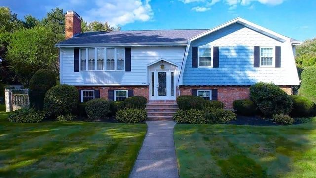 15 Indian Rock Dr, Saugus, MA 01906
