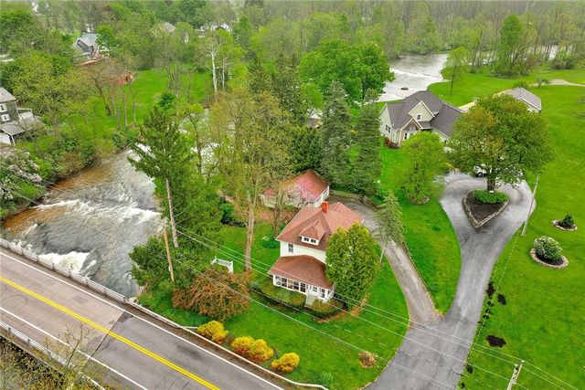 7886 Martin Rd, Honeoye Falls, NY 14472