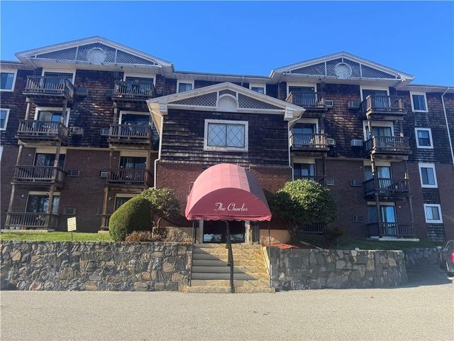 1190 Charles St #12, Lincoln, RI 02865