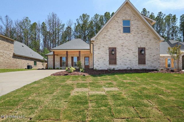 1225 Old Court Xing, Flowood, MS 39232