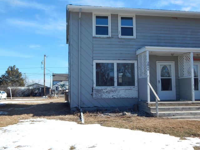 2014 4th St NW, Minot, ND 58703