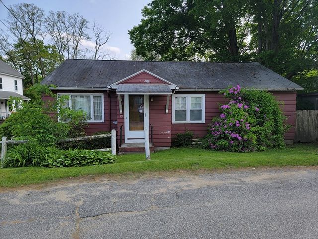 13 Sullivan Ave, Gilbertville, MA 01031