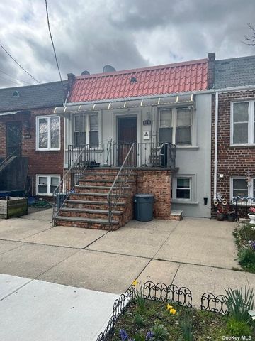 65-16 75th Place, Middle Village, NY 11379