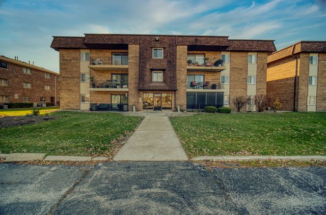 8916 W  140th St #301, Orland Park, IL 60462