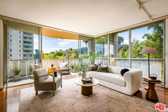 4411 Los Feliz Blvd #502, Los Angeles, CA 90027