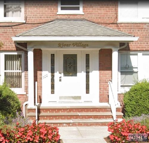 500 Union Ave  #2D, Rutherford, NJ 07070