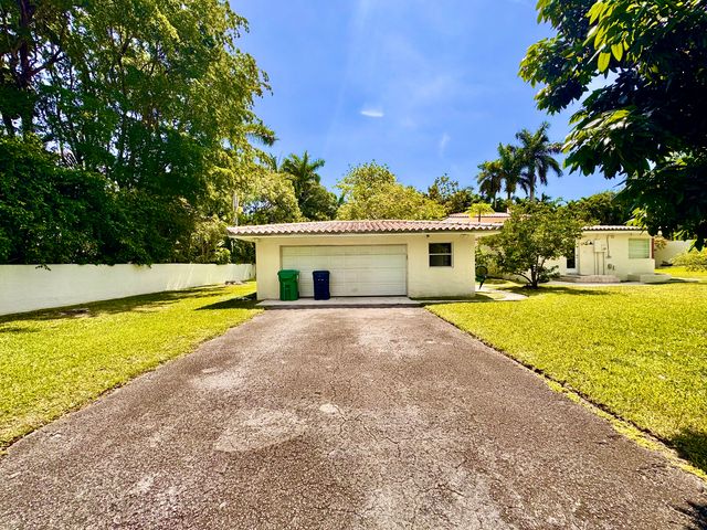 8775 SW 53rd Ct, Miami, FL 33143