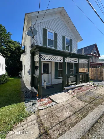 27 School Street, Whitehall, NY 12887