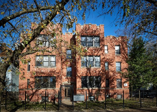 1900 W  Touhy Ave #2B, Chicago, IL 60626