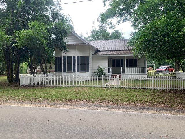 236 Society St, Luray, SC 29932