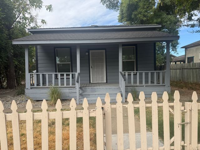 905 Franklin St, Red Bluff, CA 96080