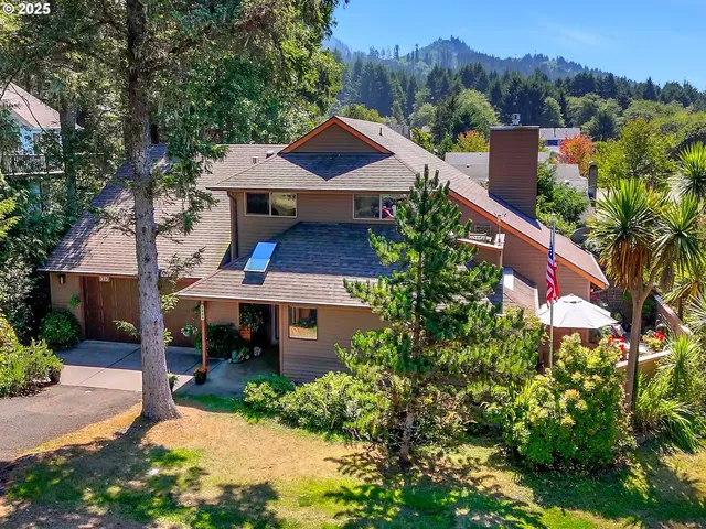 315 N  Chinook St, Cannon Beach, OR 97110