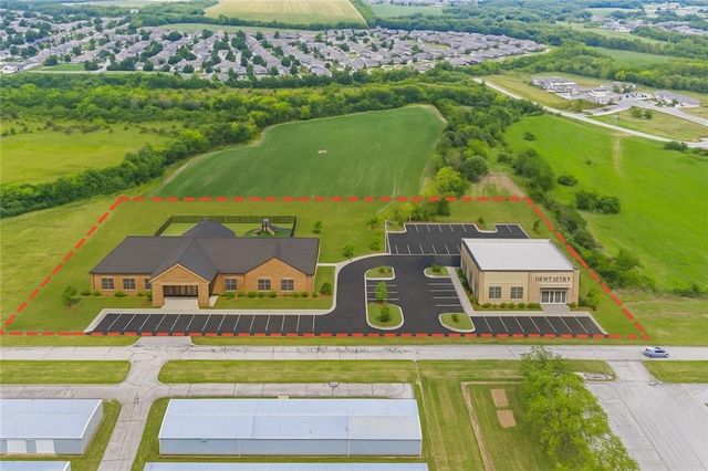 31904 W  175th St, Gardner, KS 66030