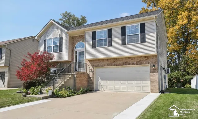 4023 Stone Post Rd, Newport, MI 48166