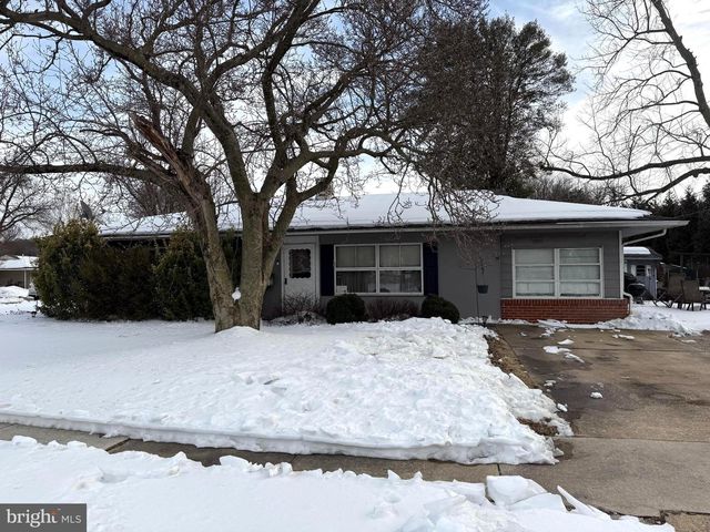 21 Kenmar Dr, Newark, DE 19713