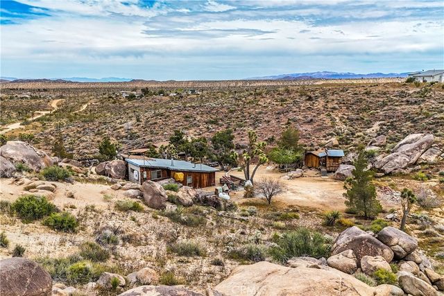 55525 Wood Rd, Yucca Valley, CA 92284