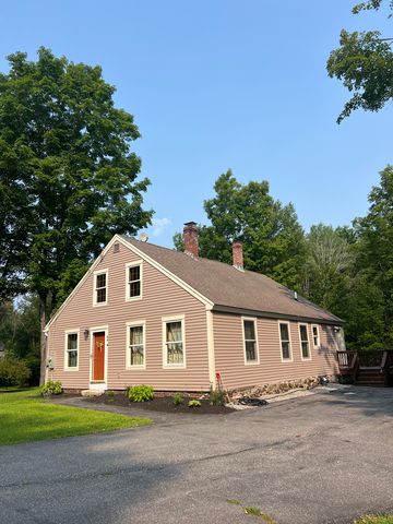 114 Battle St, Webster, NH 03303